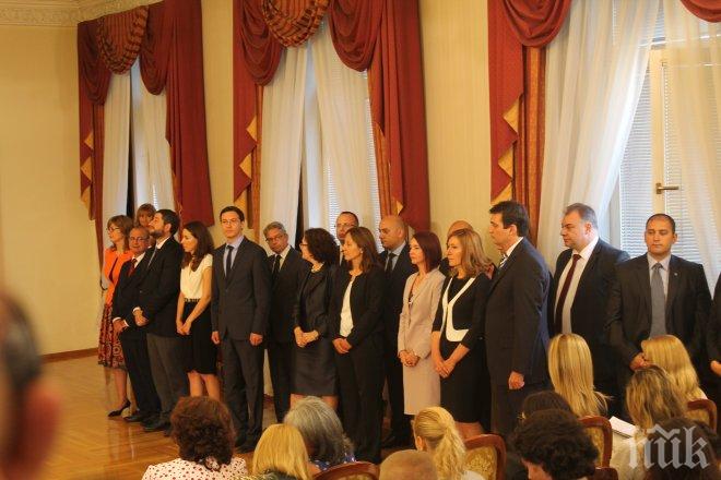 Започнаха рокади в министерствата, теренът за нови лица вече е разчистен