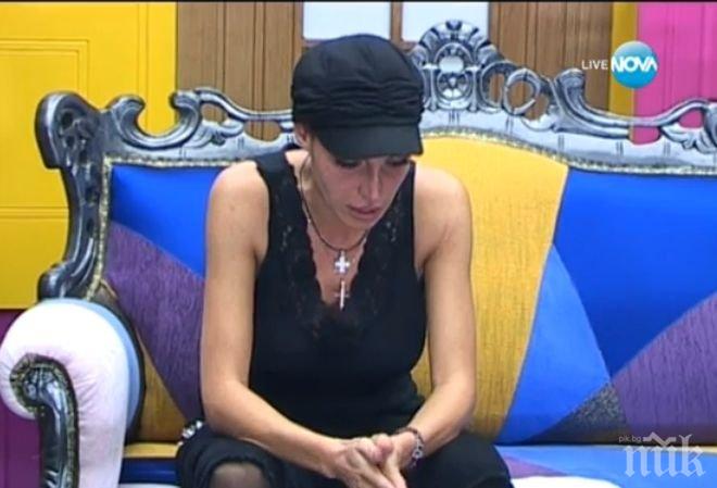 Фейсбук скърби със Златка за загубеното й бебе, приятелите й я подкрепят с всички сили