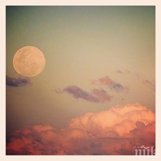 Супер Луната в различните точки на света (снимки)