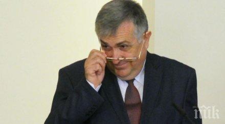 бранимир ботев пак зам министър туризма