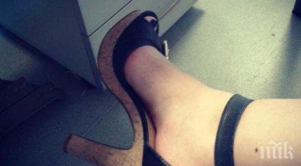 туркините нов протест снимат обувките