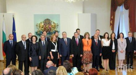 шестима министри кабинета близнашки несъвместимост постовете заемат