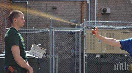 спрей самозащита фотографира нападателя алармира полицията