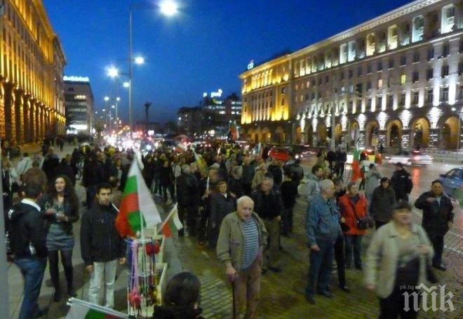 Протестна мрежа изпрати открито писмо до Близнашки, искат да знаят разследвали ли са протестиращи