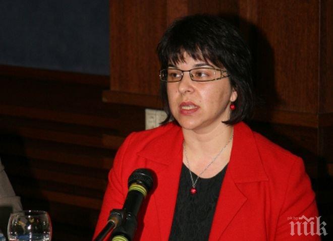 Съдия Аглика Адамова: С баща ми почти не поддържаме връзка по лични причини, не живея с него от първи клас