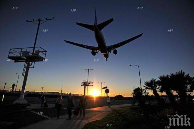 Стюардеси създават синдикат, недоволстват от работното време