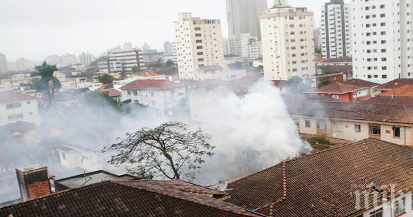 Хеликоптер се разби в бразилския град Сантош, има пострадали (снимки)