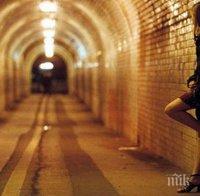 Арестуваха двама българи за сводничество в Солун