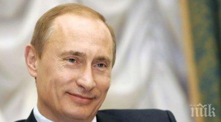 сащ скочиха мики рурк тениската путин