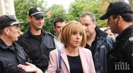 мая манолова посети църква мъж атакува лицемерие комунистите кръстите работните места