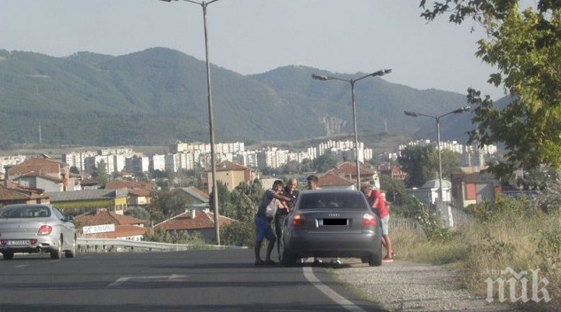 Младежи предотвратиха самоубийство на пенсионерка край Благоевград