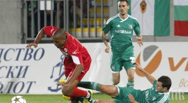 Лудогорец води вече с 2 гола на ЦСКА