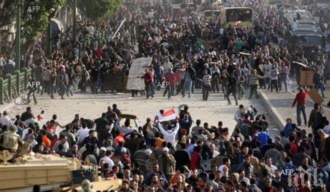 Над 60 хил. пакистанци излязоха на антиправителствен протест 