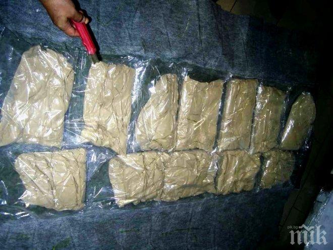 Митничари от Малко Търново заловиха 15 кг хероин