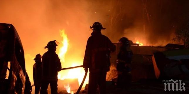 Огнен ад! Втора кола пламна в Благоевград