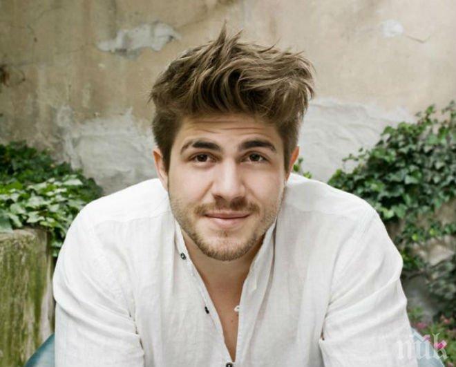 След Мика и Иво Аръков напуска България