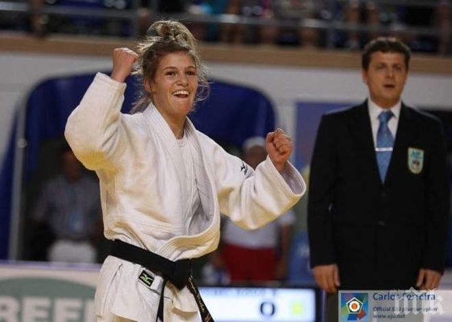 Принц Албер награди първата ни олимпийска медалистка в Нанджин