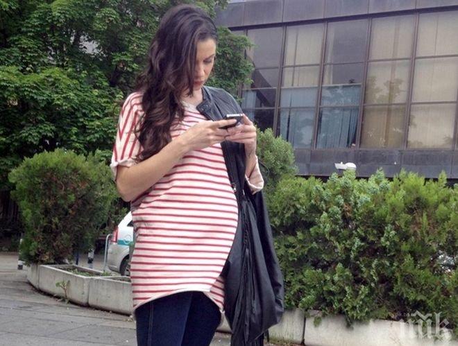 Бременната Диляна без Асен Блатечки на море. Пече се на 40 градуса жега!