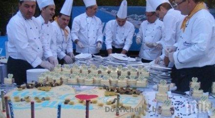 албена подготвя огромни торти юбилея
