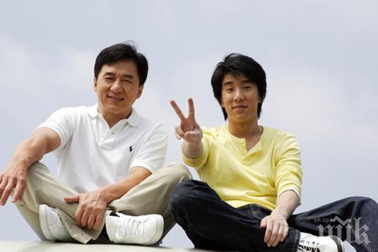 Джеки Чан се извини публично заради сина си