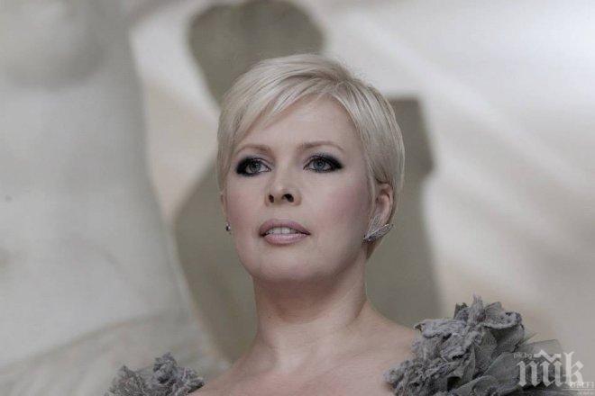 Хванаха жената на естонския президент в обятията на млад любовник (снимка)