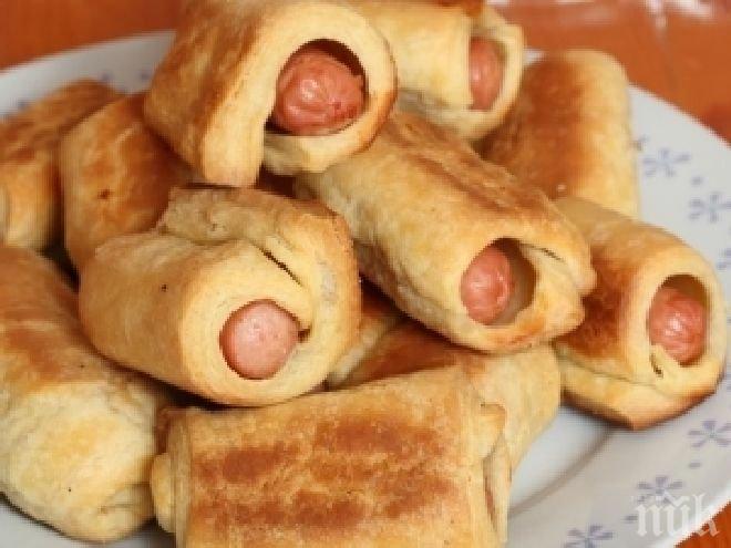 Уникално предложение за брак! Мъж спечели заветното да  с 1001 хотдога