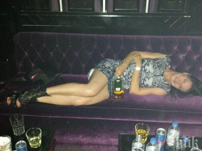 Феновете на Левски изригнаха срещу шеф: Вън пиявиците от клуба! (oбновена + снимка)