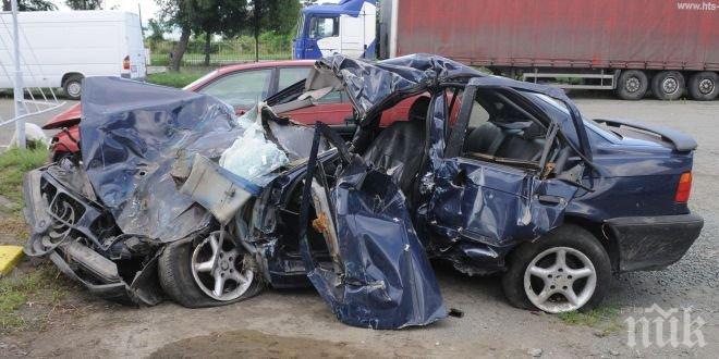 Катастрофа в Нова Загора, има пострадал
