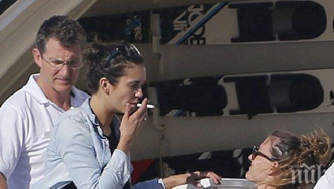 Нина Добрев пафка на яхта (снимки)