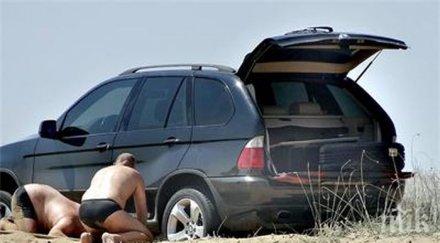 баровци затънаха лъскав джип пясъка плажа