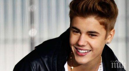 джъстин бийбър обръсна рехавите мустаци снимка