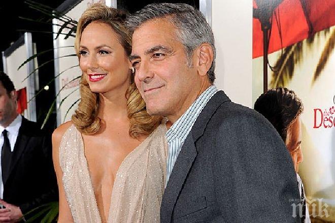 Бившата половинка на Клуни роди момченце