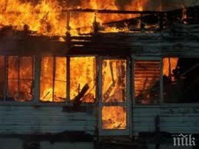 БРАВО: 8-годишно момиче дари събраното в касичката си за ремонт на изгоряла къща в Барутин