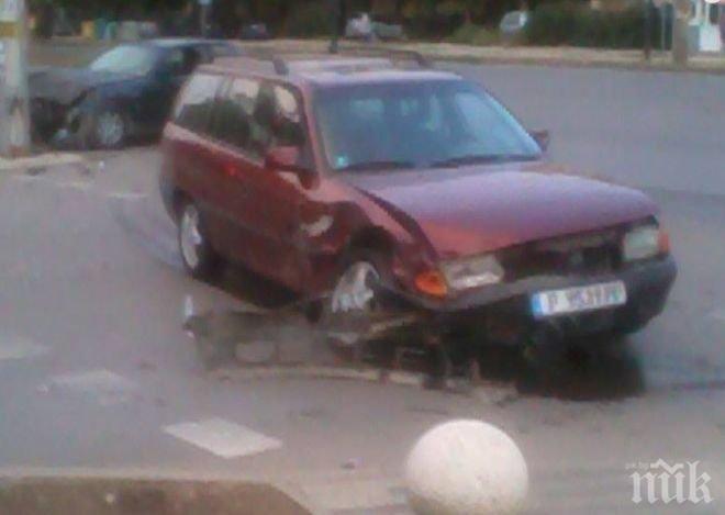 Тежка катастрофа до Мол Русе, две жени са в болница (снимки)