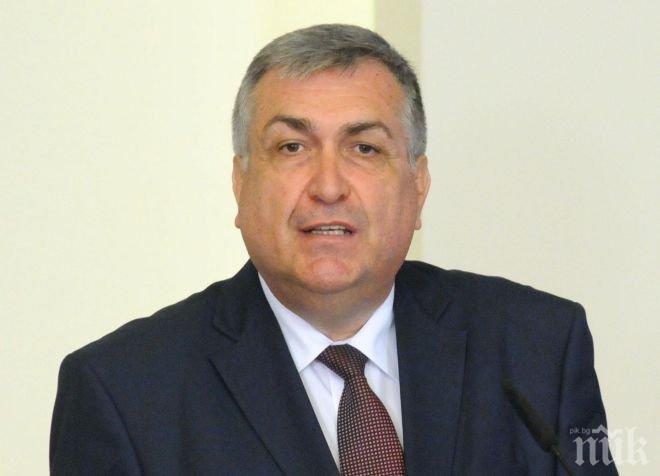 Близнашки в писмо до близките на Валери Петров: Световната култура претърпя тежка загуба