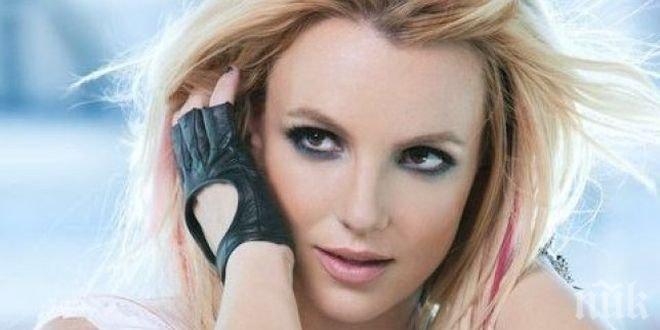 Бритни Спиърс вманиачена по ботокса