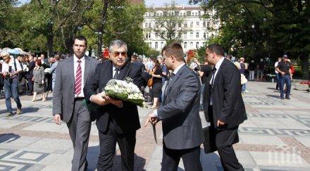 първо пик георги близнашки сергей станишев крака валери петров снимки