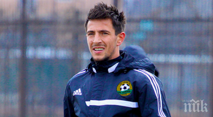 фенове полудяха нацелиха камък треньора манолев