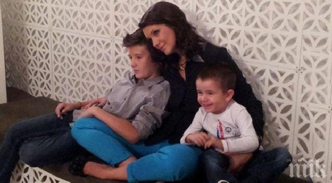 Кали показа третото си бебе - копие на новия й любим (снимка)
