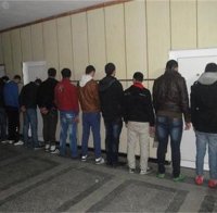 Закопчаха 26 емигранти на границата с Турция