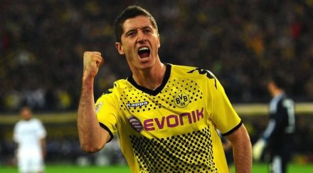 роберт левандовски идва олд трафорд лятото