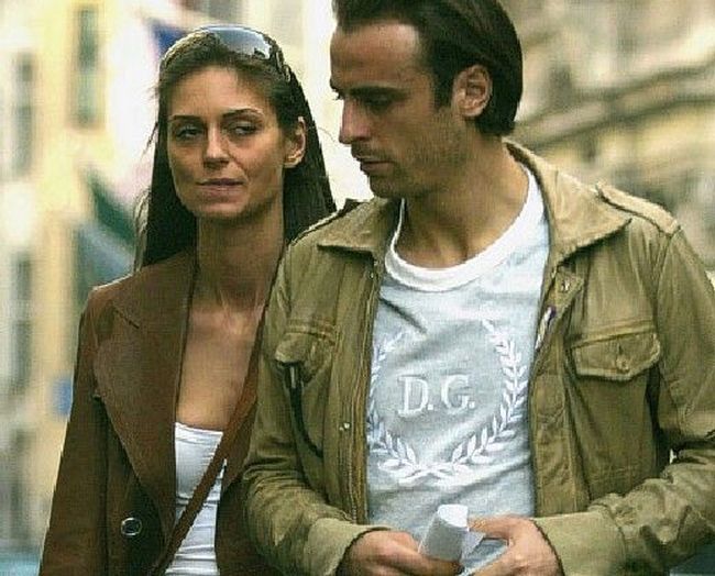 Хубавата Елена не ще слугиня в Лондон