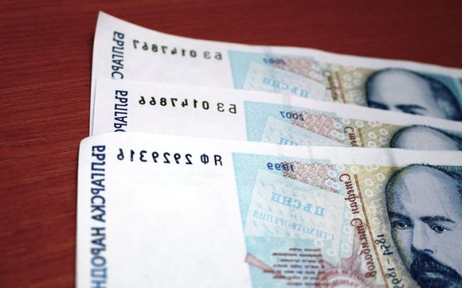 Младеж върна 5 бона, превели му ги по грешка