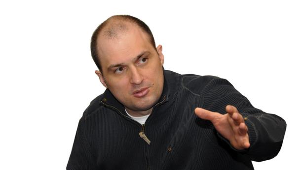 Стефан Гамизов: Нещастник водач с 2.12 промила уцели колата ми челно 