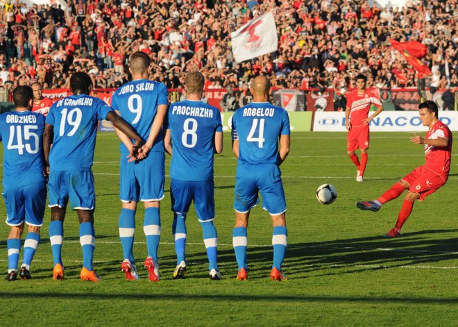 Йовов пропуска дербито с Черно море