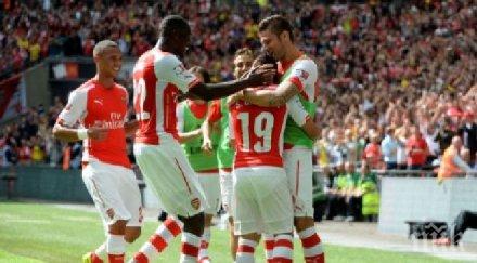 бенфика интерес нападател арсенал