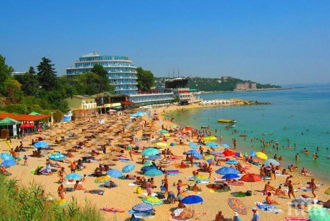 Мъж от Молдова почина под чадъра на плаж край Варна
