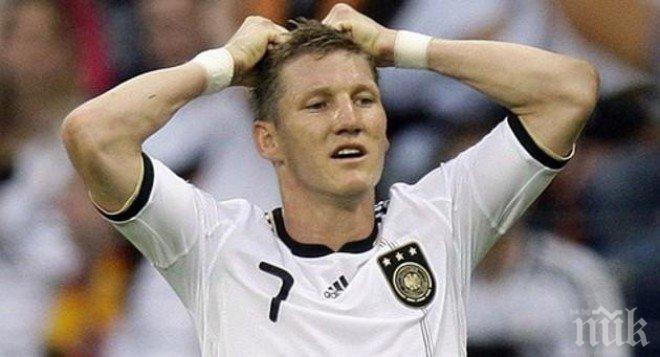 Швайнщайгер слага капитанската лента на Германия