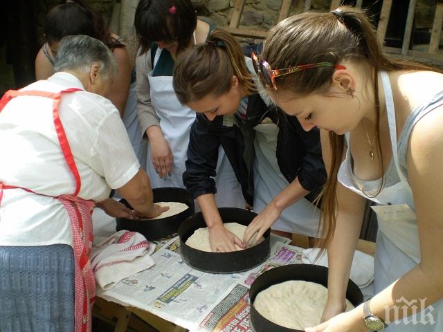 Етърски майстори ще учат английски студенти на традиции и занаяти (снимки)
