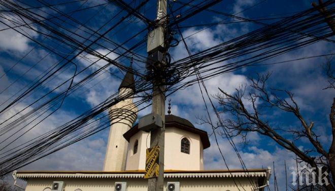 Украйна пусна тока в Крим